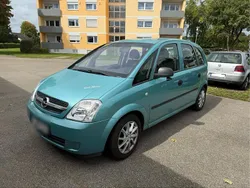 Grün Gebraucht 2003 Opel Meriva Van / Kleinbus | 1.890 € (Etwas zu teuer)