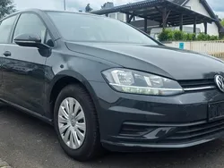 Grau Gebraucht 2018 VW Golf VII Comfortline Limousine | 7.999 € (Guter Preis)