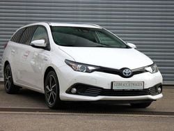 Weiß Gebraucht 2019 Toyota Auris Touring Sports Team Kombi | 12.970 € (Guter Preis)