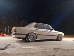 Weiß Gebraucht 1985 BMW 518 Performance Limousine | 4.900 €