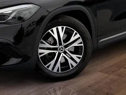 Schwarz Gebraucht 2024 Mercedes GLA220 Progressive SUV | 42.950 € (Fairer Preis)