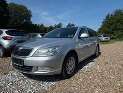 Silber Gebraucht 2011 Skoda Octavia Ambiente Kombi | 3.400 € (Teuer)