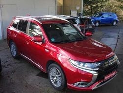 Rot Gebraucht 2021 Mitsubishi Outlander P-HEV Top SUV | 24.490 € (Fairer Preis)