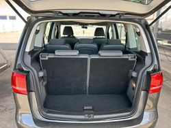 Grau Gebraucht 2010 VW Touran Comfortline Van / Kleinbus | 4.200 € (Fairer Preis)