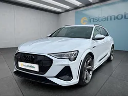 Weiß Gebraucht 2022 Audi e-tron SUV | 52.049 € (Teuer)