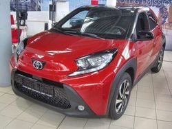Chili red metallic / night sky Neu 2025 Toyota Aygo Kleinwagen | 16.790 €