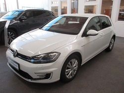 Oryxweiß perlmutteffekt Gebraucht 2020 VW Golf Limousine | 16.980 €