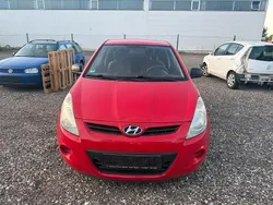 Rot Gebraucht 2009 Hyundai i20 Kleinwagen | 1.990 € (Etwas zu teuer)