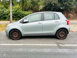 Silber Gebraucht 2006 Toyota Yaris Kleinwagen | 3.000 €