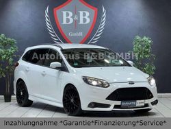 Weiß Gebraucht 2014 Ford Focus ST Kombi | 11.990 € (Etwas zu teuer)