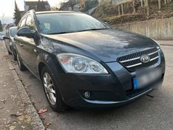 Grau Gebraucht 2008 Kia Ceed Kleinwagen | 5.500 € (Etwas zu teuer)