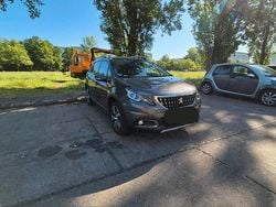 Grau Gebraucht 2016 Peugeot 2008 SUV | 8.800 € (Guter Preis)