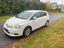 Weiß Gebraucht 2012 Toyota Verso Van / Kleinbus | 8.499 €