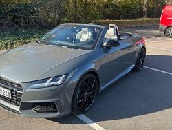 Grau Gebraucht 2015 Audi TT Roadster Ambiente Cabrio | 22.450 € (Fairer Preis)