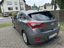 Grau Gebraucht 2015 Hyundai i30 Limousine | 7.290 € (Guter Preis)
