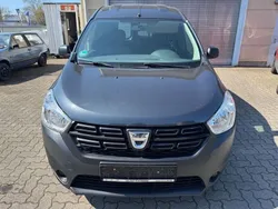Grau Gebraucht 2017 Dacia Dokker Express Ambiance Van | 7.999 € (Fairer Preis)