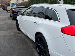 Weiß Gebraucht 2011 Opel Insignia Kombi | 4.800 €