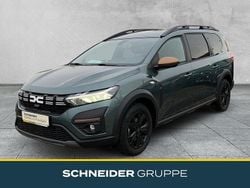 Grün Gebraucht 2024 Dacia Jogger Extreme Van / Kleinbus | 18.490 € (Guter Preis)