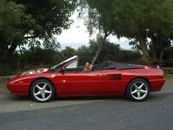 Rot Gebraucht 1989 Ferrari Mondial Cabrio | 75.000 €