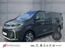 Titanium grey Gebraucht 2024 Toyota Proace Verso Team Kombi | 41.460 € (Fairer Preis)