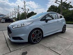 Asphaltgrau Gebraucht 2016 Ford Fiesta ST200 Kleinwagen | 12.000 € (Etwas zu teuer)