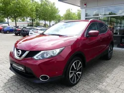 Rot Gebraucht 2015 Nissan Qashqai 360º SUV | 12.900 € (Fairer Preis)