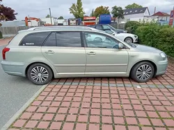 Gold Gebraucht 2007 Toyota Avensis Kombi | 3.100 €