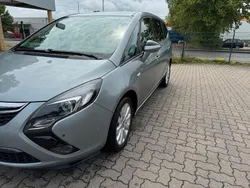 Grau Gebraucht 2015 Opel Zafira Tourer Van / Kleinbus | 9.800 € (Fairer Preis)