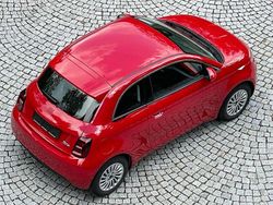 Rosso corsa/sfrontato/argilla Gebraucht 2022 Fiat 500e Red Kleinwagen | 15.300 € (Fairer Preis)