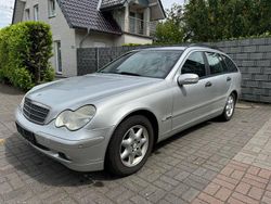 Silber Gebraucht 2003 Mercedes C200 Classic Kombi | 2.700 € (Teuer)