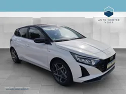 Atlas white/ phantom black Gebraucht 2024 Hyundai i20 Prime Kleinwagen | 19.990 € (Superpreis)