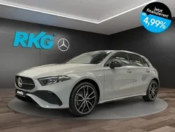 Grau Gebraucht 2025 Mercedes A250 AMG Limousine | 44.750 €