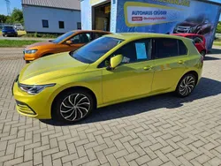 Limonengelb metallic Gebraucht 2021 VW Golf VIII Life Limousine | 20.400 € (Fairer Preis)