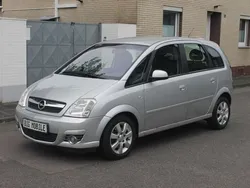 Silber Gebraucht 2006 Opel Meriva Cosmo Van / Kleinbus | 2.790 € (Etwas zu teuer)