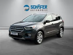 Grau Gebraucht 2017 Ford Kuga Trend SUV | 13.950 € (Fairer Preis)