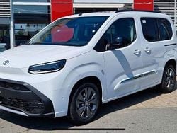 Icy white Gebraucht 2024 Toyota Proace Verso Lounge Kombi | 30.500 € (Fairer Preis)