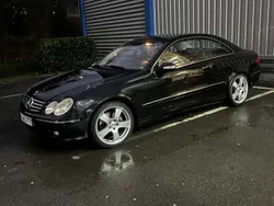 Schwarz Gebraucht 2002 Mercedes CLK320 Coupé | 12.000 €