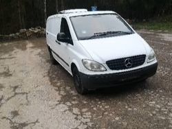 Weiß Gebraucht 2006 Mercedes Vito Van / Kleinbus | 5.950 € (Fairer Preis)