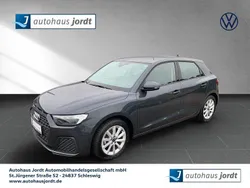 Grau Gebraucht 2024 Audi A1 Sportback Ambiente Kleinwagen | 24.575 € (Guter Preis)