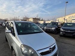 Silber Gebraucht 2005 Opel Zafira Edition Van / Kleinbus | 999 € (Fairer Preis)