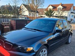 Schwarz Gebraucht 2001 BMW 320 Limousine | 2.600 € (Fairer Preis)