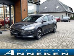 Grau Gebraucht 2025 Ford Focus Titanium Limousine | 20.850 € (Superpreis)
