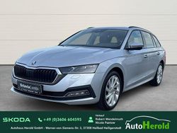 Brilliantsilber metallic Gebraucht 2021 Skoda Octavia First Edition Kombi | 22.990 € (Fairer Preis)