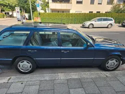 Blau Gebraucht 1994 Mercedes 220 Kombi | 4.950 €