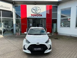 Weiß Neu 2025 Toyota Yaris Hybrid Team Limousine | 24.980 € (Fairer Preis)