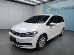Weiß Gebraucht 2024 VW Touran Van / Kleinbus | 35.349 € (Fairer Preis)