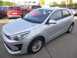 Silber Gebraucht 2023 Kia Rio 4 Kleinwagen | 13.999 € (Guter Preis)