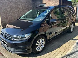 Schwarz Gebraucht 2018 VW Touran Comfortline Van / Kleinbus | 20.000 € (Superpreis)