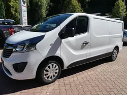 Weiss Gebraucht 2015 Opel Vivaro Van | 10.990 €