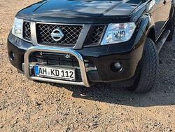 Schwarz Gebraucht 2011 Nissan Navara Abholung | 8.500 € (Guter Preis)
